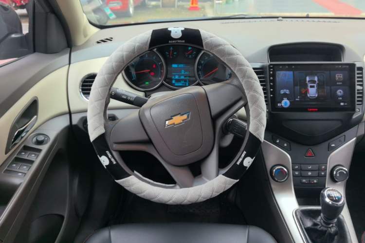 Used Chevrolet Cruze 2015 1.5L Classic SL MT Steering Wheel