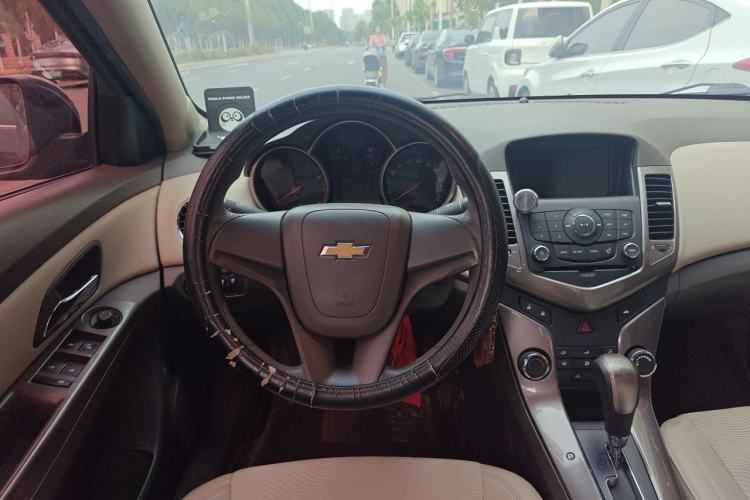 Used Chevrolet Cruze 2015 1.5L Classic SE AT Steering Wheel