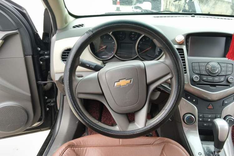 Used Chevrolet Cruze 2015 1.5L Classic SE AT Steering Wheel