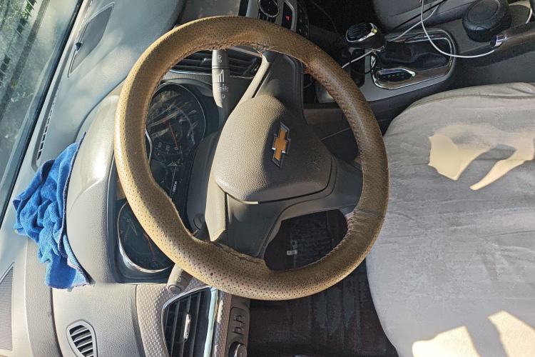 Used Chevrolet Cruze 2015 1.5L Automatic Fashion Navigation Edition Steering Wheel