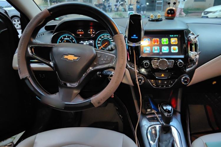 Used Chevrolet Cruze 2015 1.5L Automatic Luxury Edition Steering Wheel