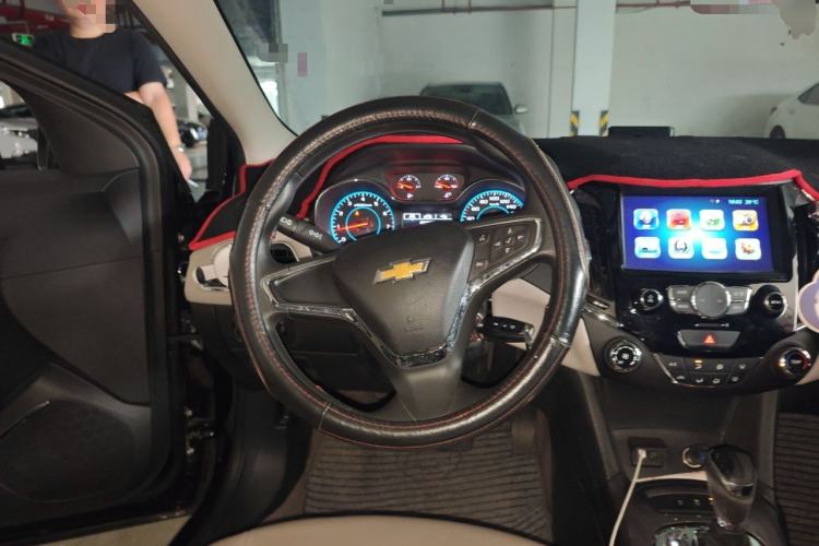 Used Chevrolet Cruze 2015 1.5L Automatic Luxury Edition Steering Wheel