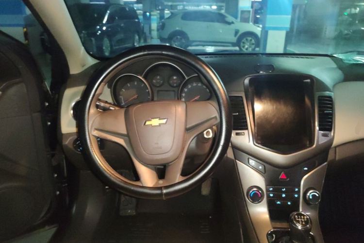 Used Chevrolet Cruze 2015 1.5L Classic SE MT Steering Wheel