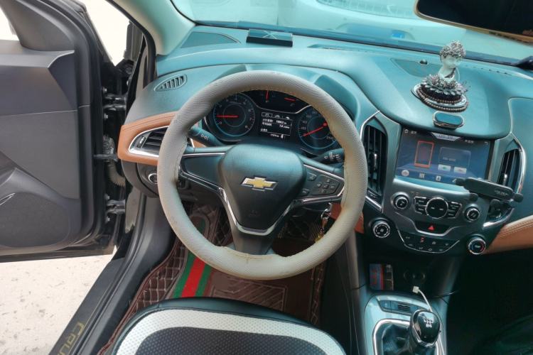 Used Chevrolet Cruze 2015 1.5L Manual Elite Edition Steering Wheel