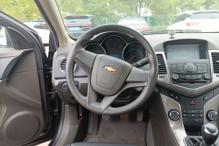 Used Chevrolet Cruze 2015 1.5L Classic SE MT Steering Wheel