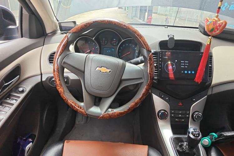 Used Chevrolet Cruze 2015 1.5L Classic SL MT Steering Wheel