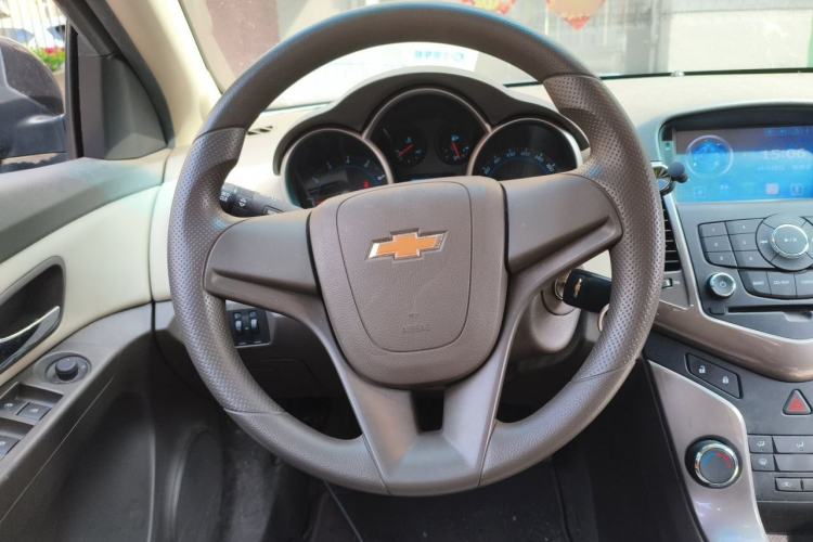 Used Chevrolet Cruze 2015 1.5L Classic SE AT Steering Wheel