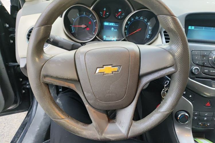 Used Chevrolet Cruze 2015 1.5L Classic SE AT Steering Wheel
