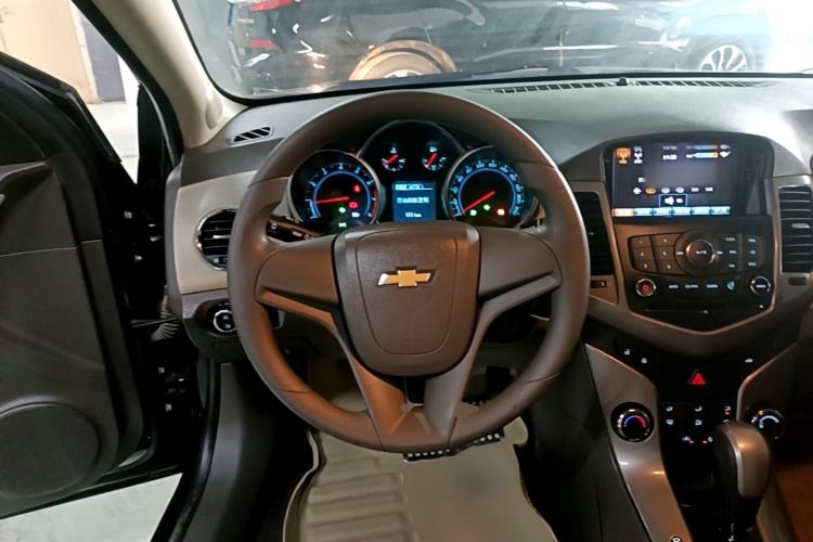 Used Chevrolet Cruze 2015 1.5L Classic SE AT Steering Wheel