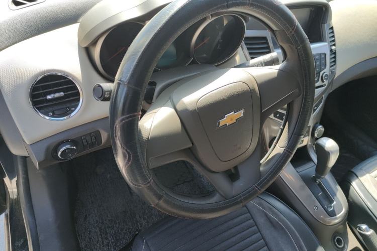 Used Chevrolet Cruze 2015 1.5L Classic SE AT Steering Wheel