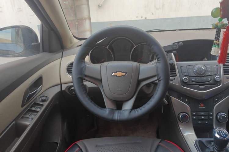 Used Chevrolet Cruze 2015 1.5L Classic SE MT Steering Wheel