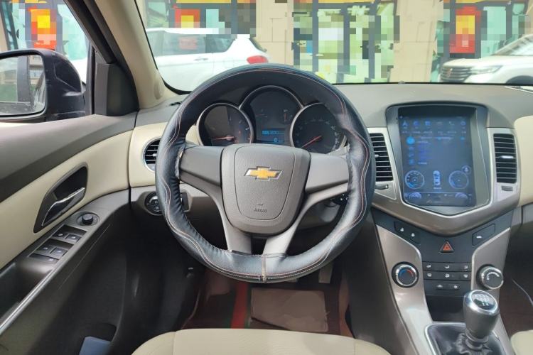 Used Chevrolet Cruze 2015 1.5L Classic SE MT Steering Wheel