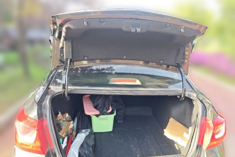 Used Chevrolet Cruze 2015 1.5L Classic SL MT Trunk