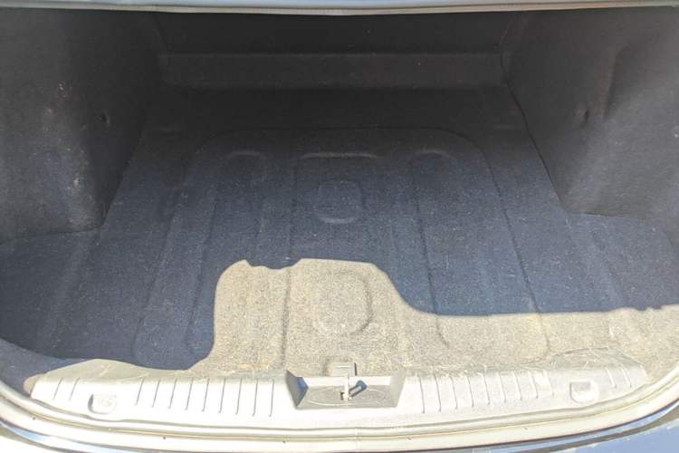 Used Chevrolet Cruze 2015 1.5L Classic SL MT Trunk