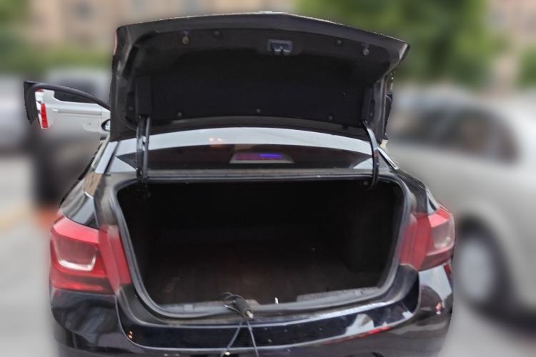 Used Chevrolet Cruze 2015 1.5L Classic SE AT Trunk