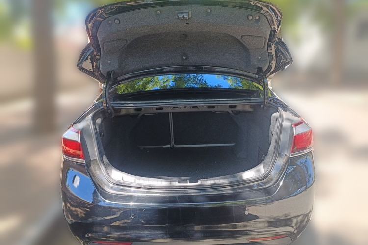 Used Chevrolet Cruze 2015 1.5L Automatic Luxury Edition Trunk