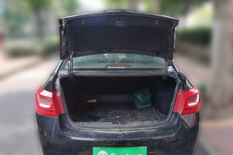 Used Chevrolet Cruze 2015 1.5L Classic SL MT Trunk