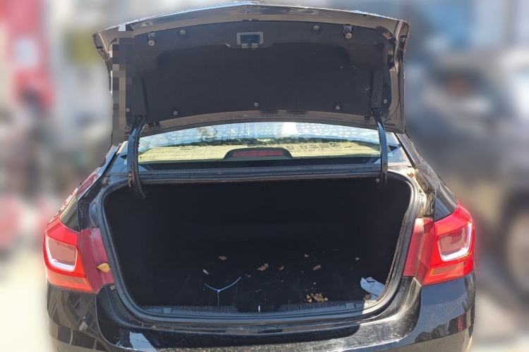 Used Chevrolet Cruze 2015 1.5L Classic SE AT Trunk