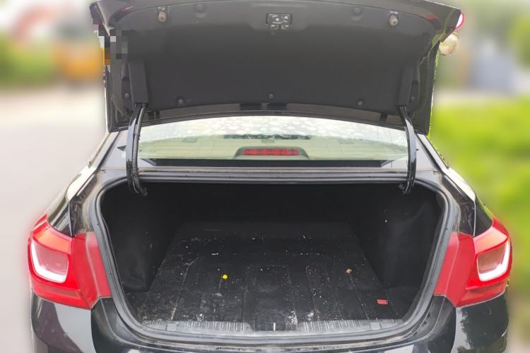 Used Chevrolet Cruze 2015 1.5L Classic SE AT Trunk