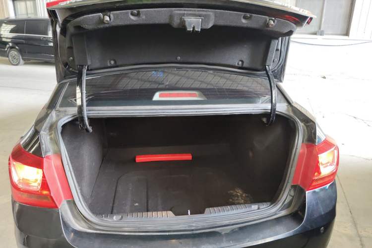 Used Chevrolet Cruze 2015 1.5L Classic SL MT Trunk