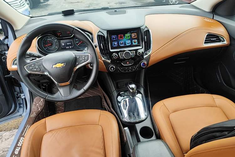 Used Chevrolet Cruze 2015 1.4T DCG Flagship Edition Audio And AC Panel