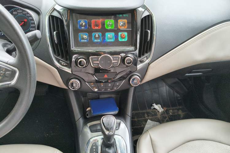 Used Chevrolet Cruze 2015 1.5L Automatic Luxury Edition Audio And AC Panel