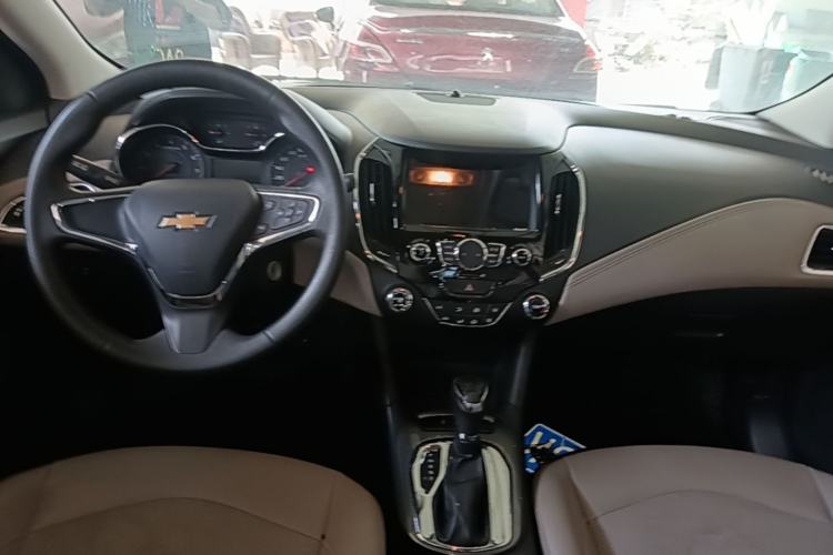 Used Chevrolet Cruze 2015 1.5L Automatic Luxury Edition Center Console