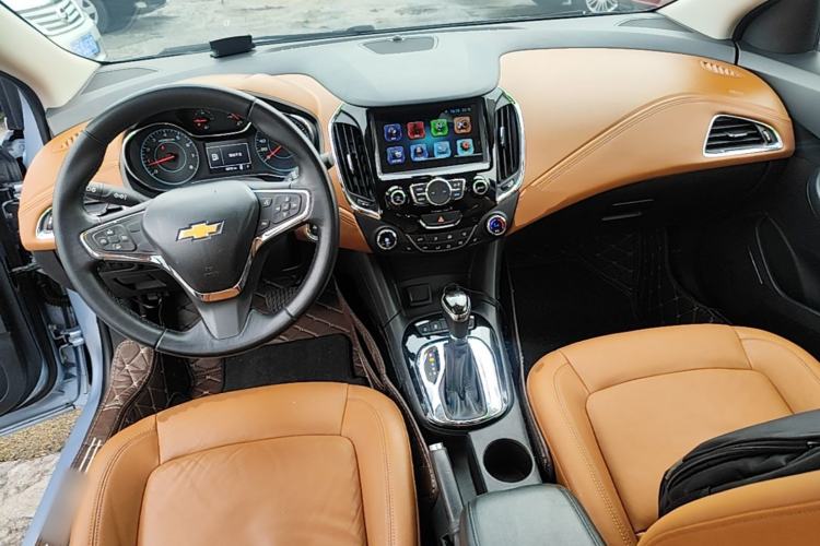 Used Chevrolet Cruze 2015 1.4T DCG Flagship Edition Center Console