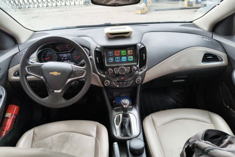 Used Chevrolet Cruze 2015 1.5L Automatic Luxury Edition Center Console
