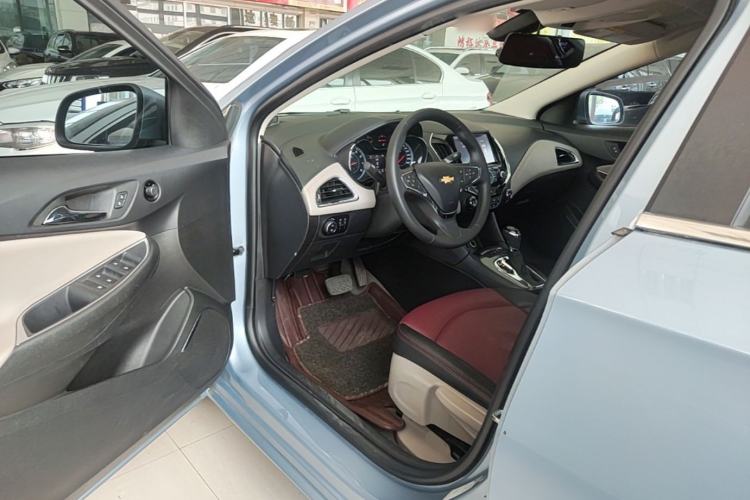 Used Chevrolet Cruze 2015 1.4T DCG Luxury Edition Driver Seat