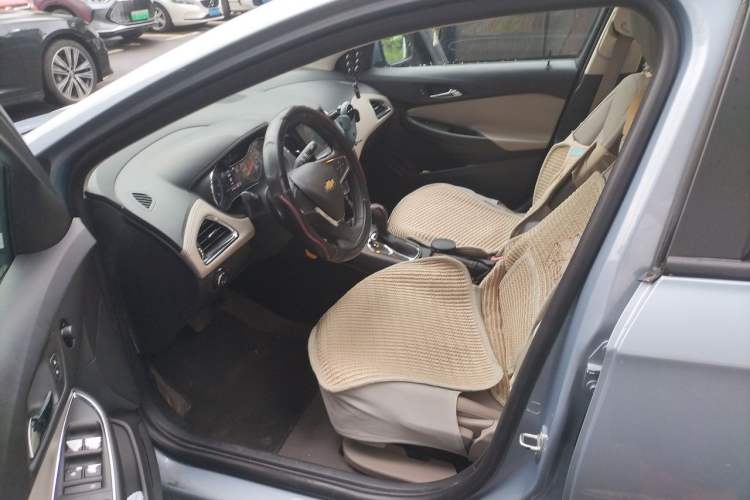 Used Chevrolet Cruze 2015 1.5L Automatic Luxury Edition Driver Seat