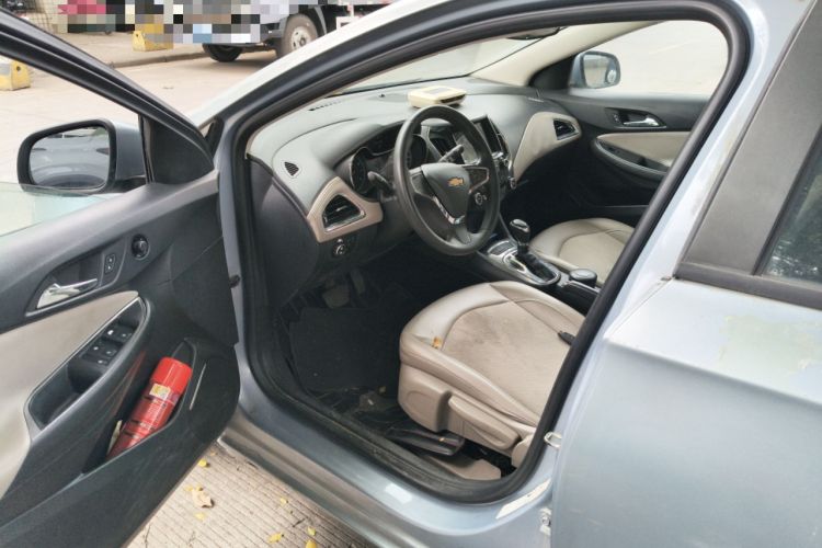 Used Chevrolet Cruze 2015 1.5L Automatic Luxury Edition Driver Seat