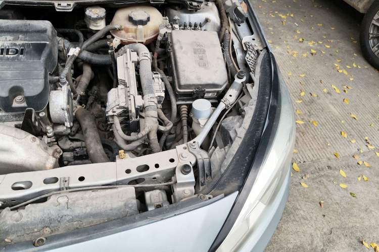 Used Chevrolet Cruze 2015 1.5L Automatic Luxury Edition Engine Bay Left