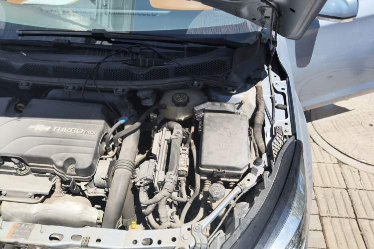 Used Chevrolet Cruze 2015 1.4T DCG Flagship Edition Engine Bay Left