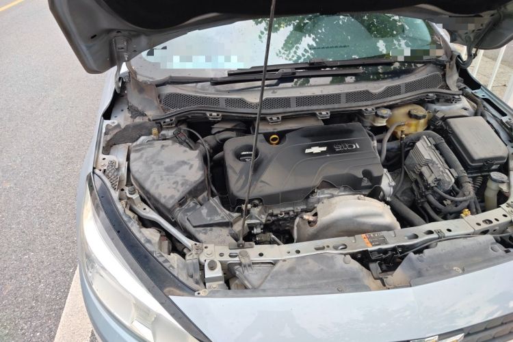Used Chevrolet Cruze 2015 1.5L Automatic Fashion Navigation Edition Engine Bay Right