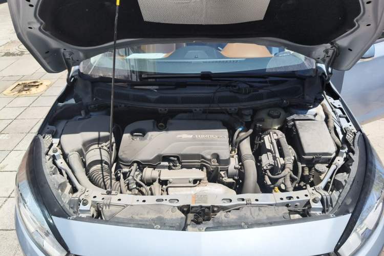 Used Chevrolet Cruze 2015 1.4T DCG Flagship Edition Engine Bay