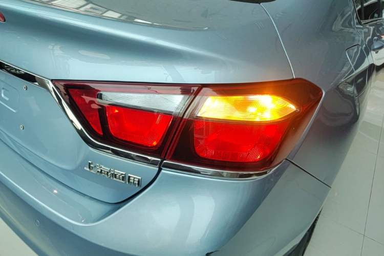 Used Chevrolet Cruze 2015 1.4T DCG Luxury Edition Exterior 3