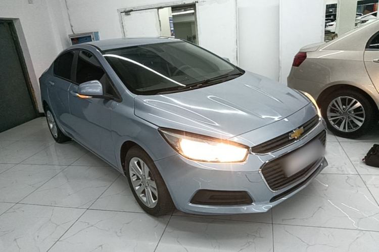 Used Chevrolet Cruze 2015 1.5L Automatic Fashion Navigation Edition Front Right 45 Deg