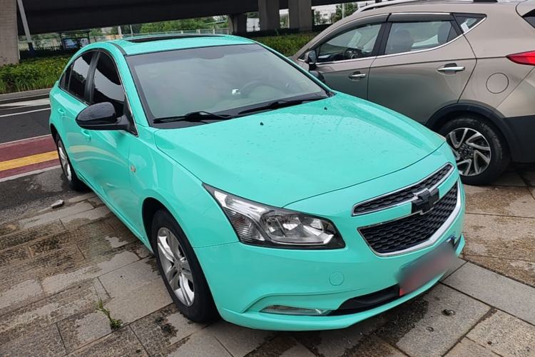 Used Chevrolet Cruze 2015 1.5L Classic SE AT Front Right 45 Deg