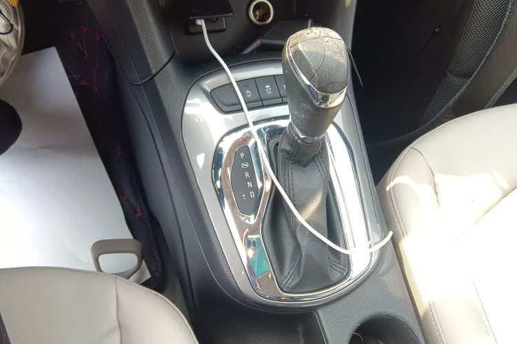 Used Chevrolet Cruze 2015 1.5L Automatic Luxury Edition Gear Lever