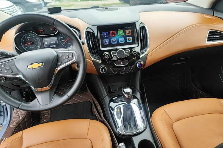 Used Chevrolet Cruze 2015 1.4T DCG Flagship Edition Gear Lever