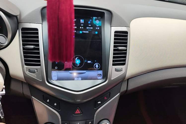 Used Chevrolet Cruze 2015 1.5L Classic SE AT Gear Lever