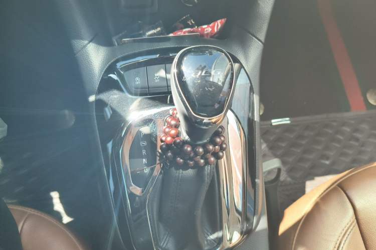 Used Chevrolet Cruze 2015 1.4T DCG Flagship Edition Gear Lever