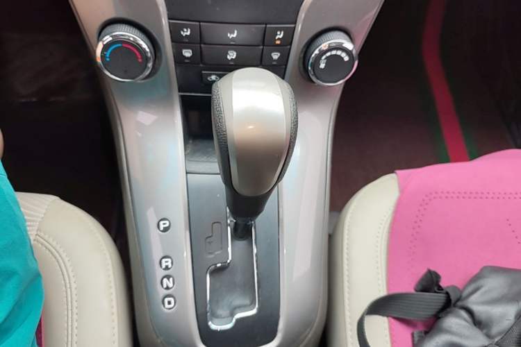 Used Chevrolet Cruze 2015 1.5L Classic SE AT Headliner