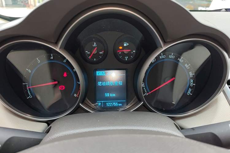 Used Chevrolet Cruze 2015 1.5L Classic SE AT Instrument Cluster