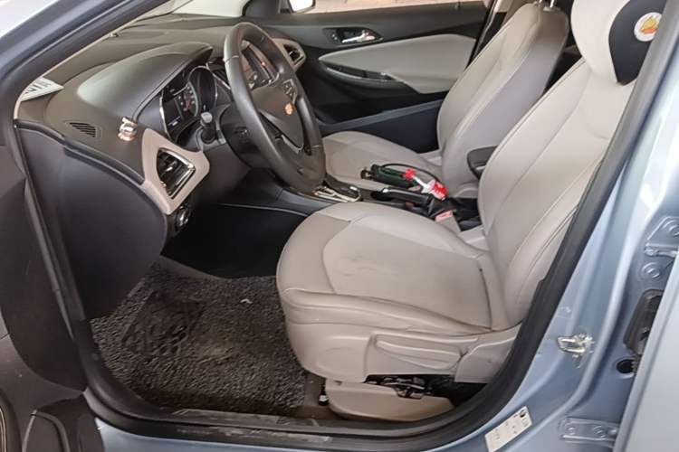 Used Chevrolet Cruze 2015 1.5L Automatic Luxury Edition Left Front Seat