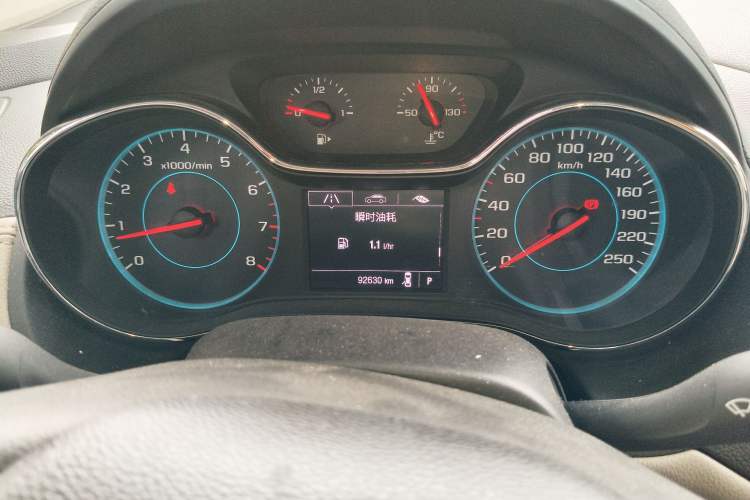 Used Chevrolet Cruze 2015 1.5L Automatic Luxury Edition Odometer Close Up