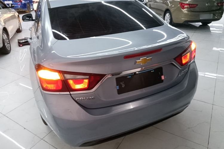 Used Chevrolet Cruze 2015 1.5L Automatic Fashion Navigation Edition Rear Left 45 Deg