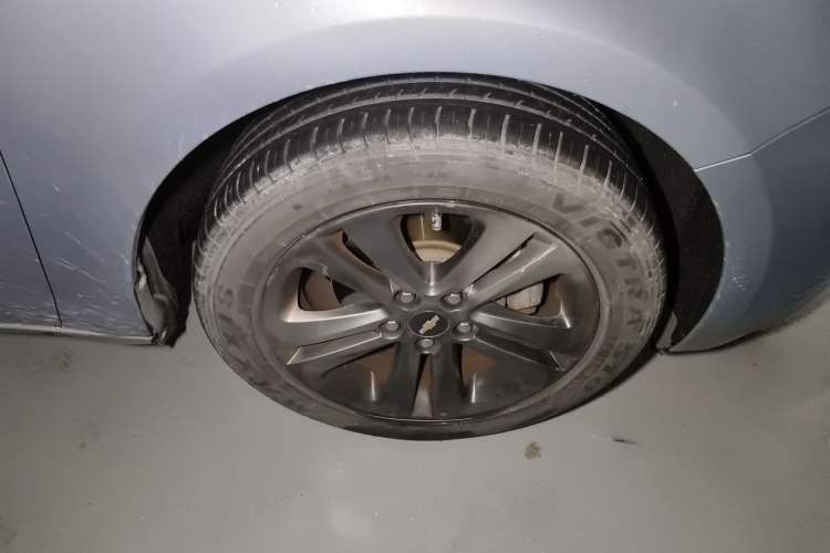 Used Chevrolet Cruze 2015 1.4T DCG Flagship Edition Right Front Wheel Hub