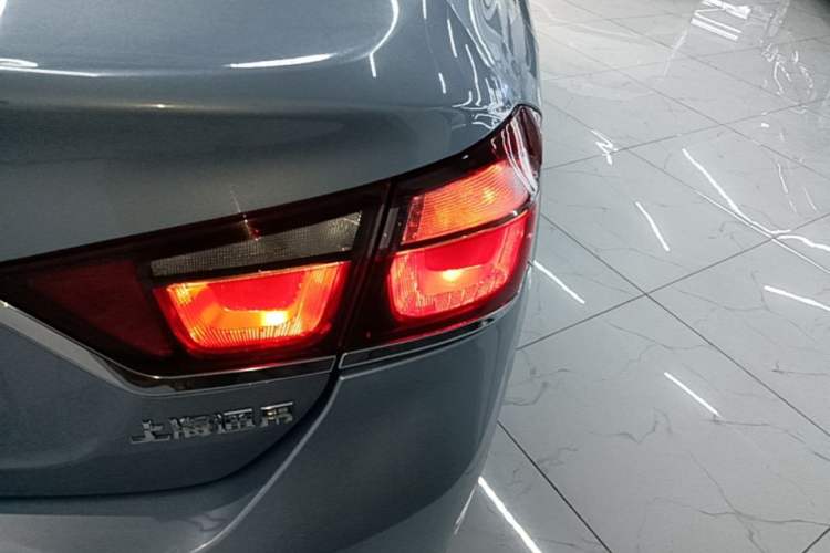Used Chevrolet Cruze 2015 1.5L Automatic Fashion Navigation Edition Right Rear Taillight